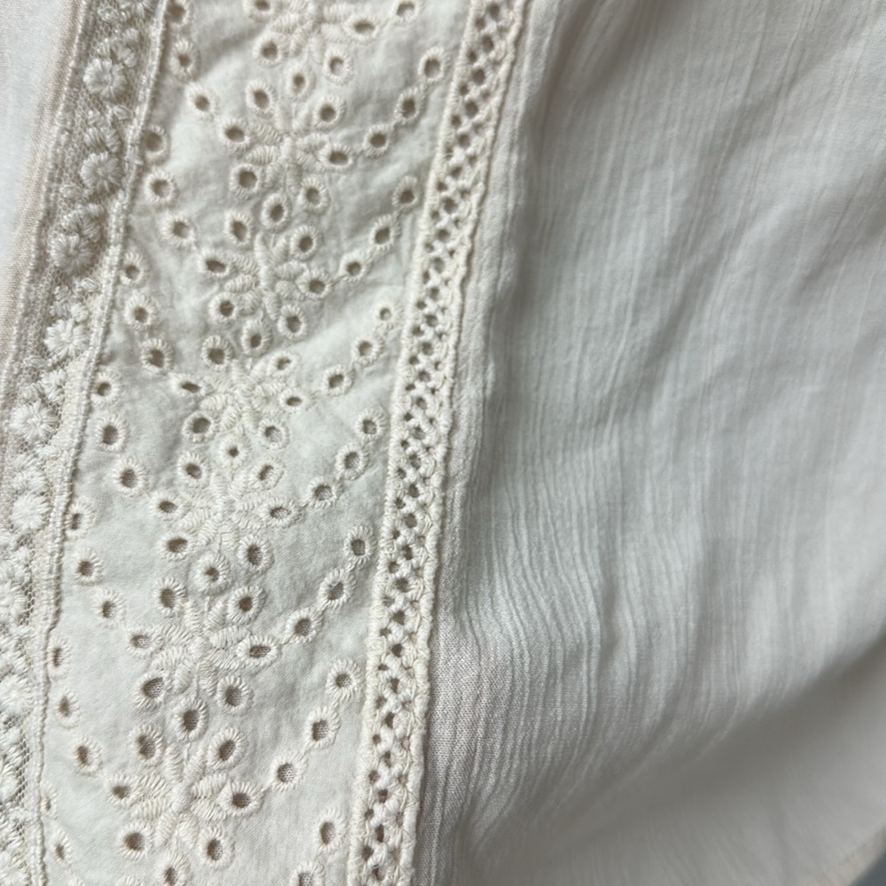 Torrid cream lace eyelet tank top size 2X - Picture 3 of 4